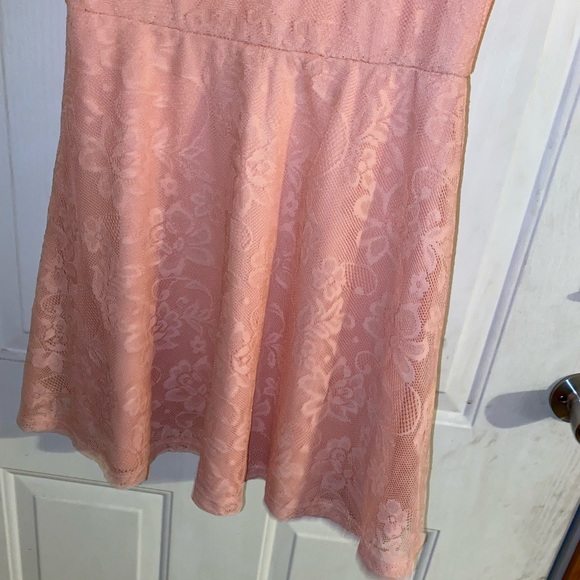 Mid thigh length Corral colored lace dress - Picture 3 of 5